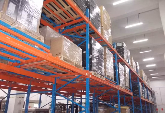 Настройте металлическую полку с выборочной откидной стойкой